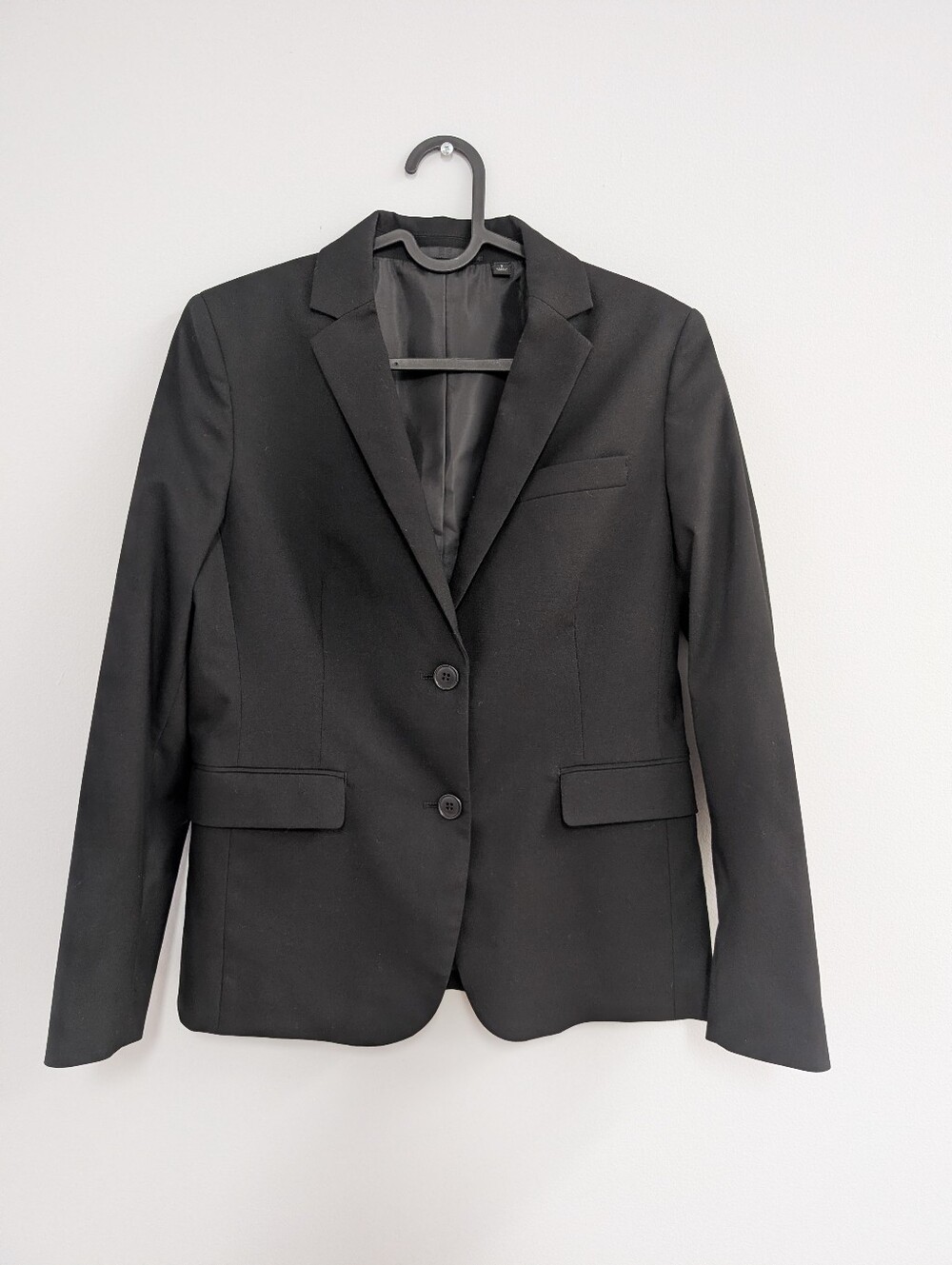 Uniqlo Black Women's Two-Button Blazer - Japan Size S (Fits like US XS)
